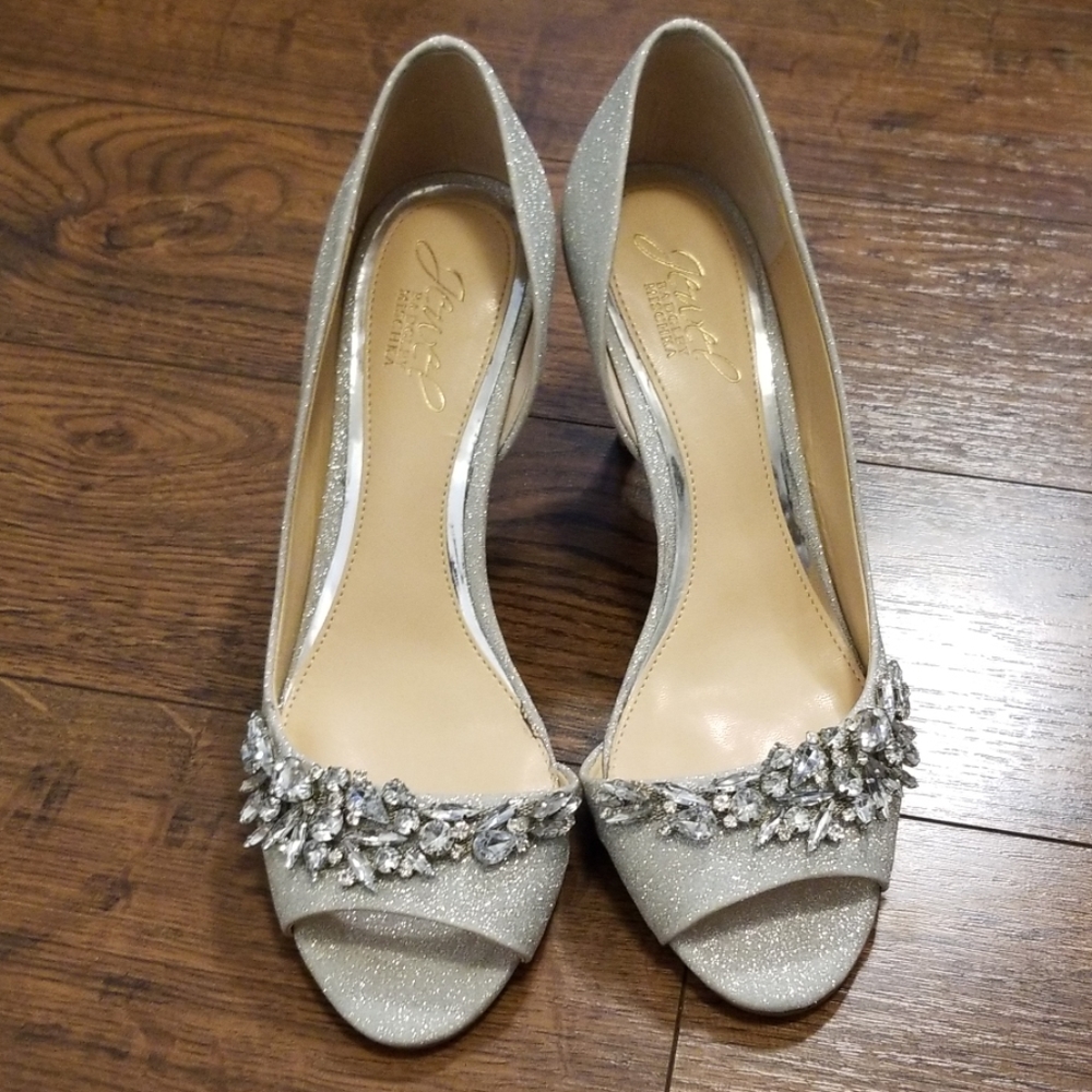 Jewel by Badgley Mischka d'orsay pump